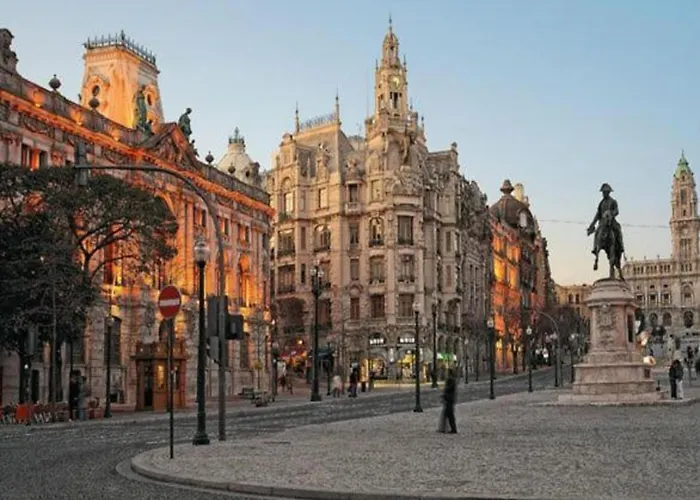 With Balcony For 4 Guests דירה
