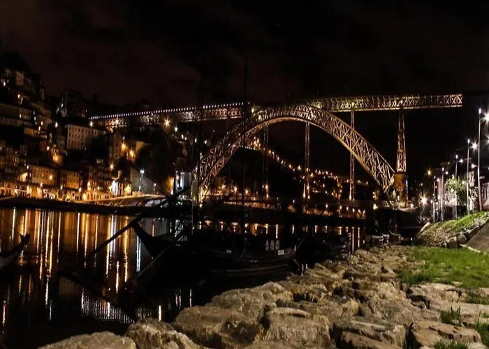 With Balcony For 4 Guests פורטו