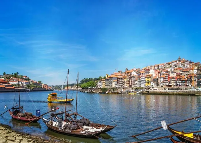 With Balcony For 4 Guests Διαμέρισμα Πόρτο