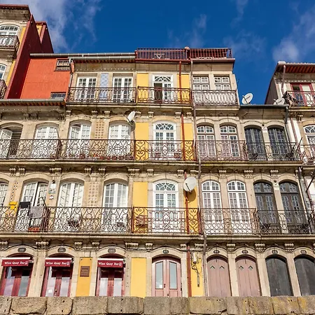 With Balcony For 4 Guests Apartamento