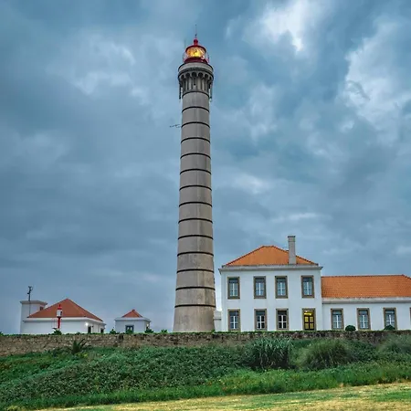 With Balcony For 4 Guests Apartamento *