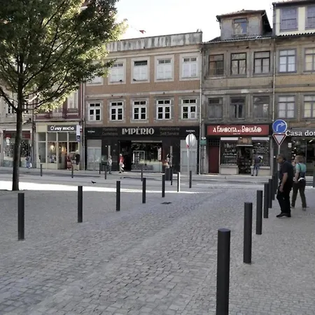 With Balcony For 4 Guests * Porto